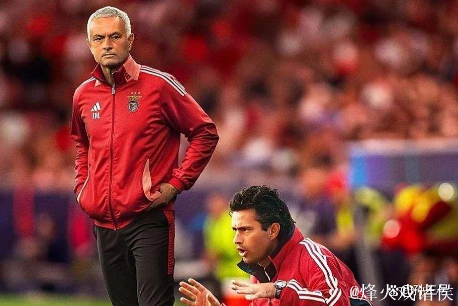 本菲卡2-0完胜那不勒斯,穆里尼奥迎关键救赎 本菲卡2-0完胜那不勒斯,穆里尼奥迎关键救赎